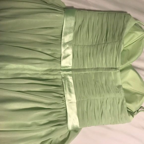 Formal dress - Picture 4 of 4