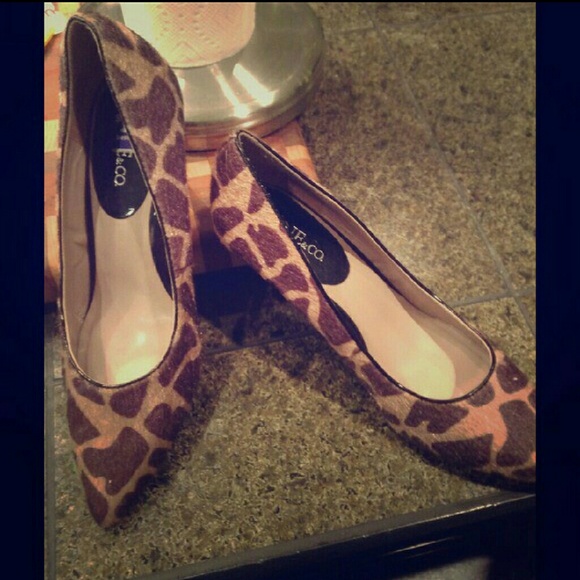 Nine & Co. Cheetah Print Calf Hair Heels - Picture 1 of 4