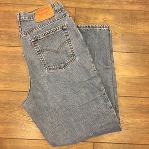 Vintage Levi’s 550 (16 W Short)