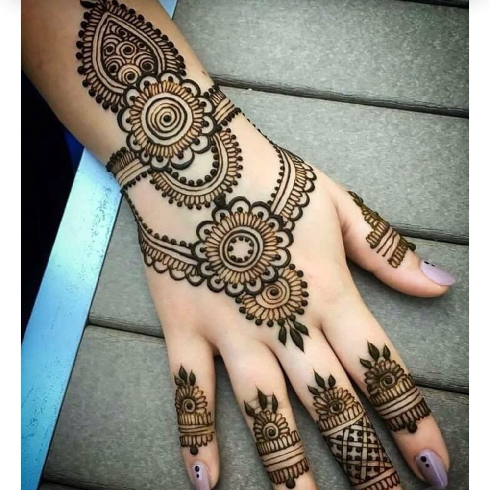 Meet your Posher, Melanie