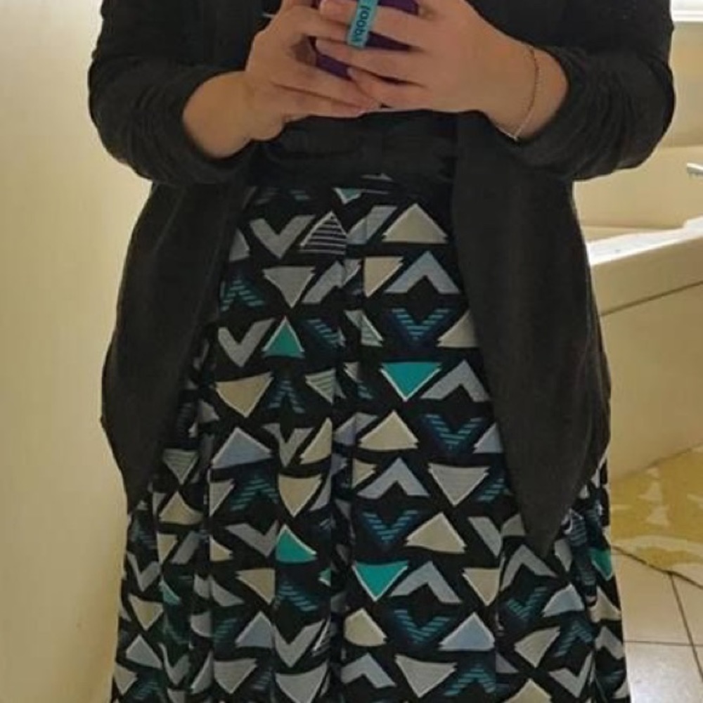 💎 Geometric Print Lularoe Madison Skirt 💎