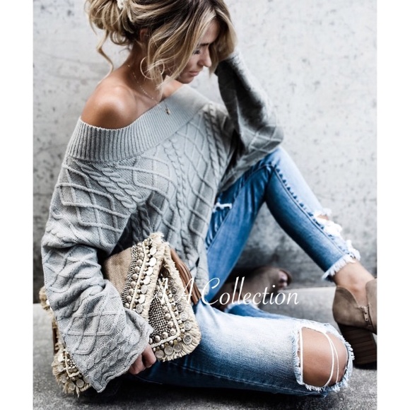 Sweater long sleeves on off shoulders SOld - Picture 3 of 5