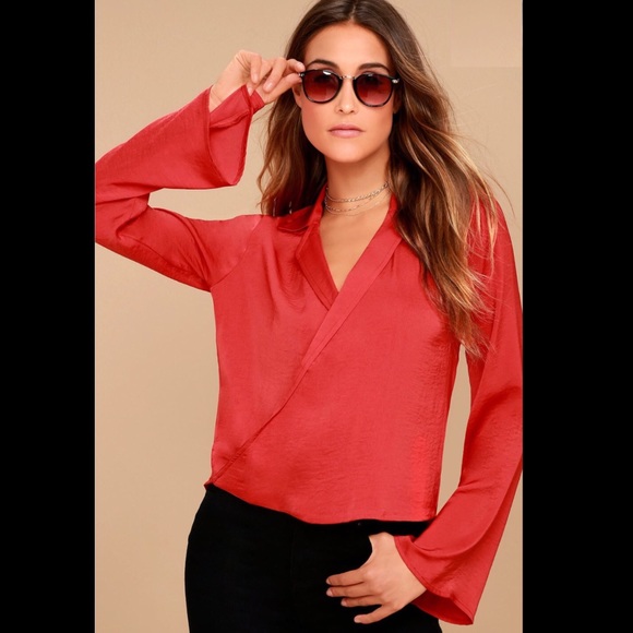 ❤️ Lulu's Down to Business Top ❤️ - Picture 2 of 4