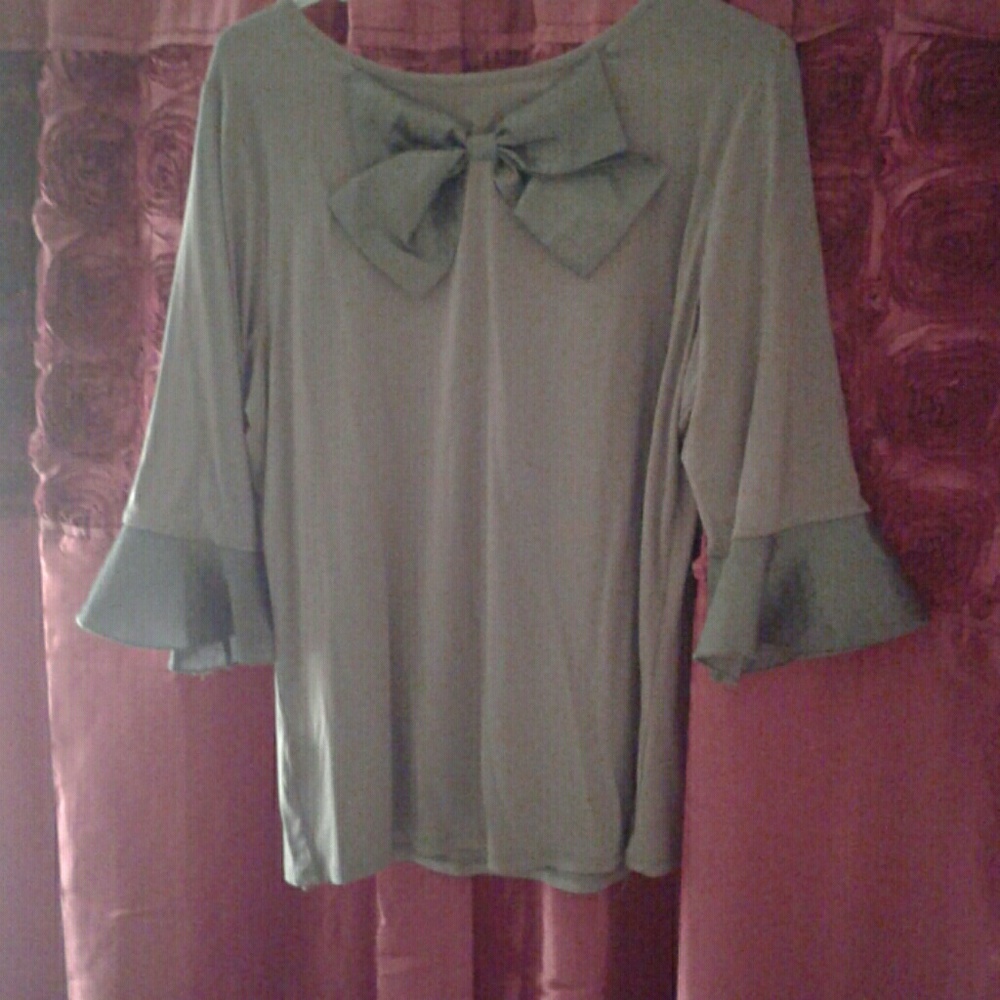 Gray Promenade Top from Dainty Jewells