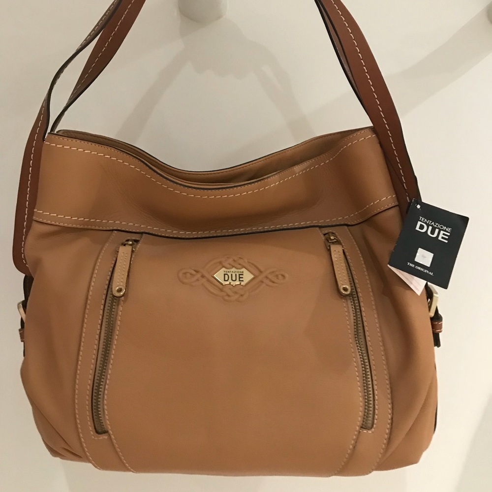 NWT Italian stunning Leather Hobo bag Retails $385