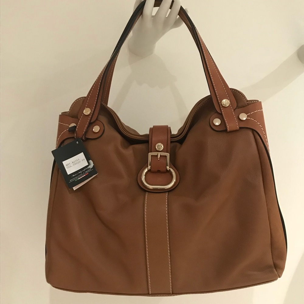 NWT Italian Leather Tote 👜 Bag. Retails for $385