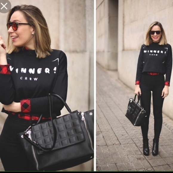 [Zara] Winner Crew Cropped Sweater - Picture 2 of 7