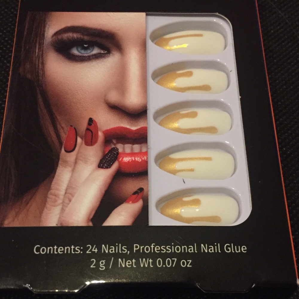 💅🏻 Awesome metallic drip look set of 24 nails with glue