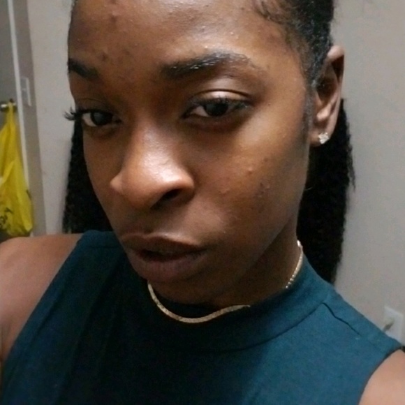 Meet your Posher, Dominique - Picture 1 of 1