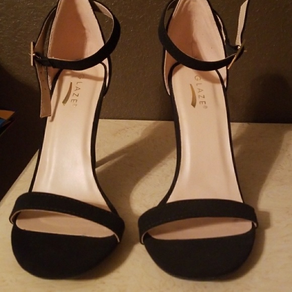 Stilettos - Picture 2 of 3