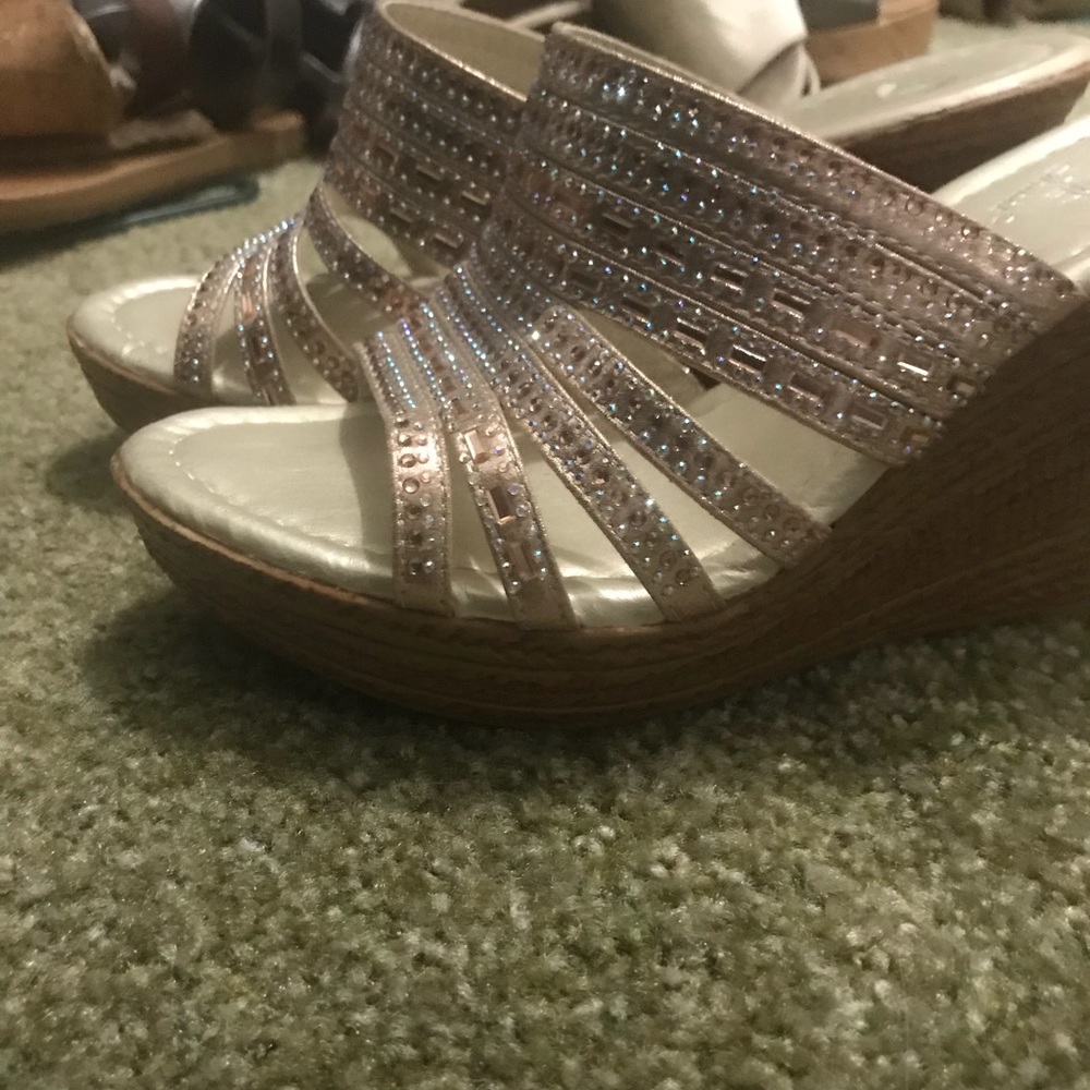 Wedge heels