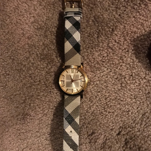 Burberry Womens BU1398 Check Engraved Gold Watch