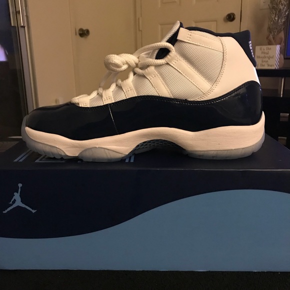 Air jordan Retro 11 - Picture 2 of 5