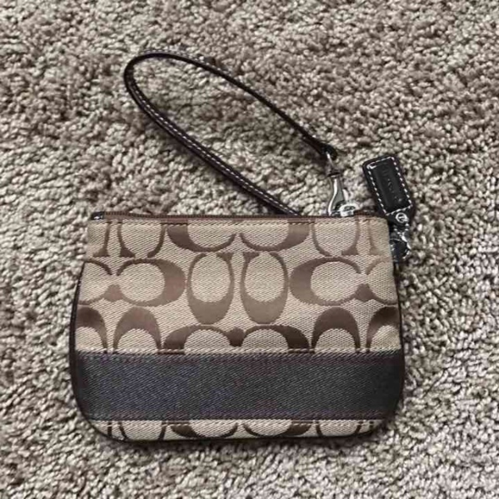 Coach wristlet wallet