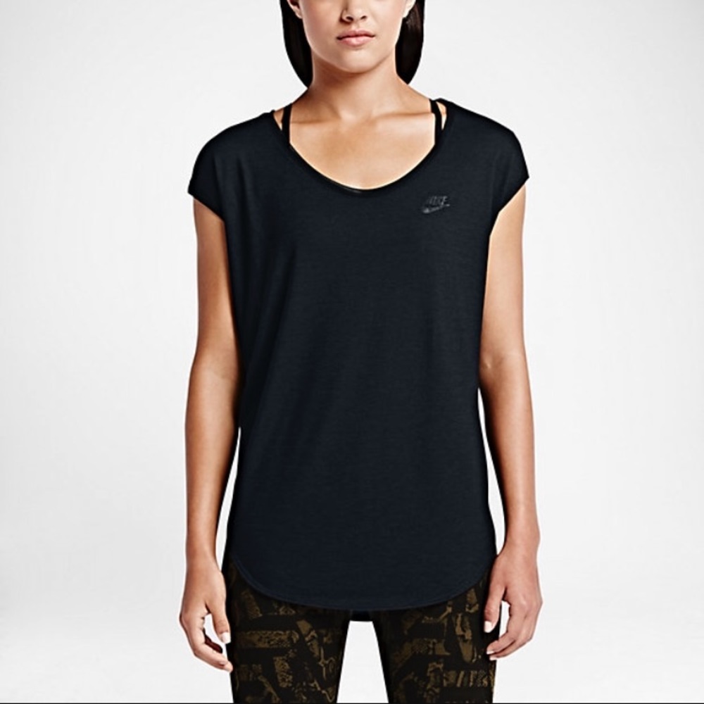 NIKE womens T-2 cap tee, size S.