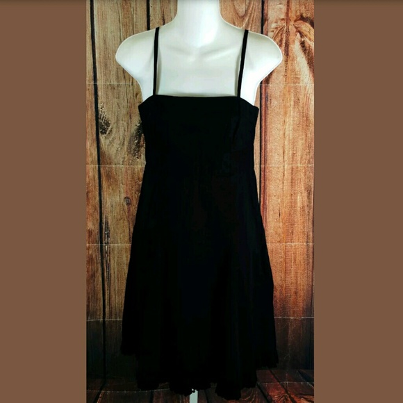 GAP Dresses & Skirts - Gap Black Sleeveless Dress Size 4 Ruffled Bottom