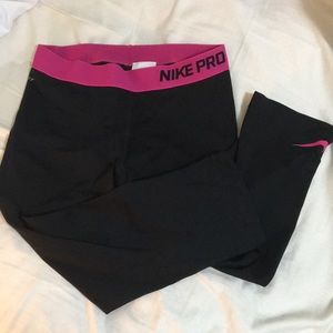 Nike pro crop leggings