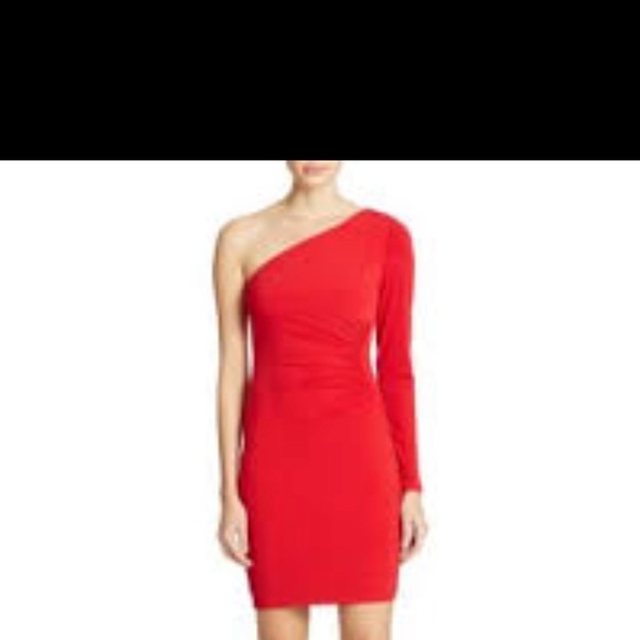 red one sleeve dress