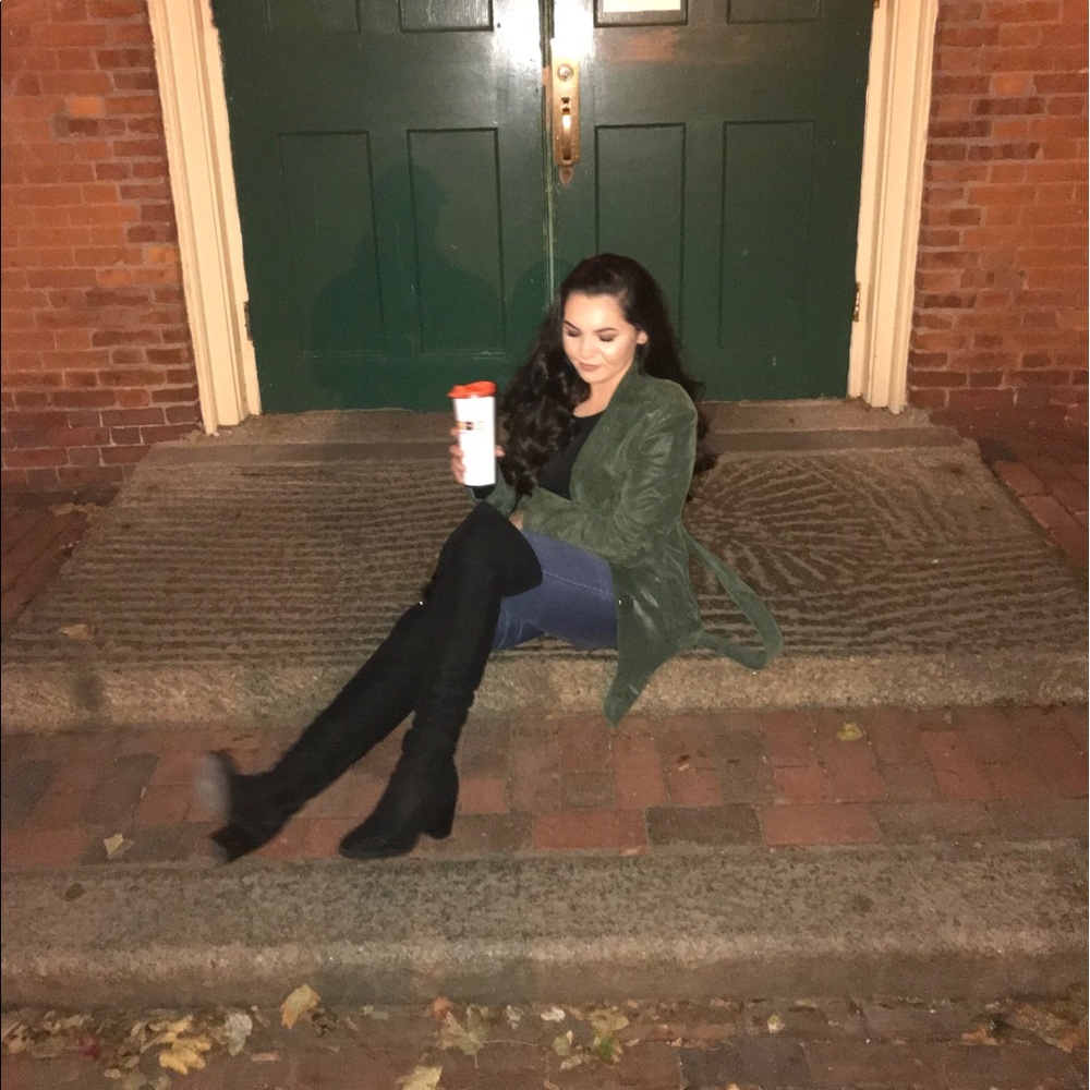 Meet your Posher, Emily