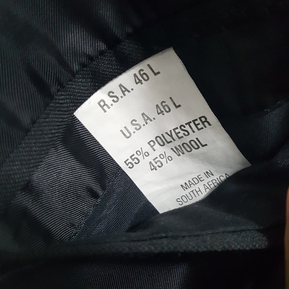 Men's 2 pc. Suit. - Picture 2 of 6