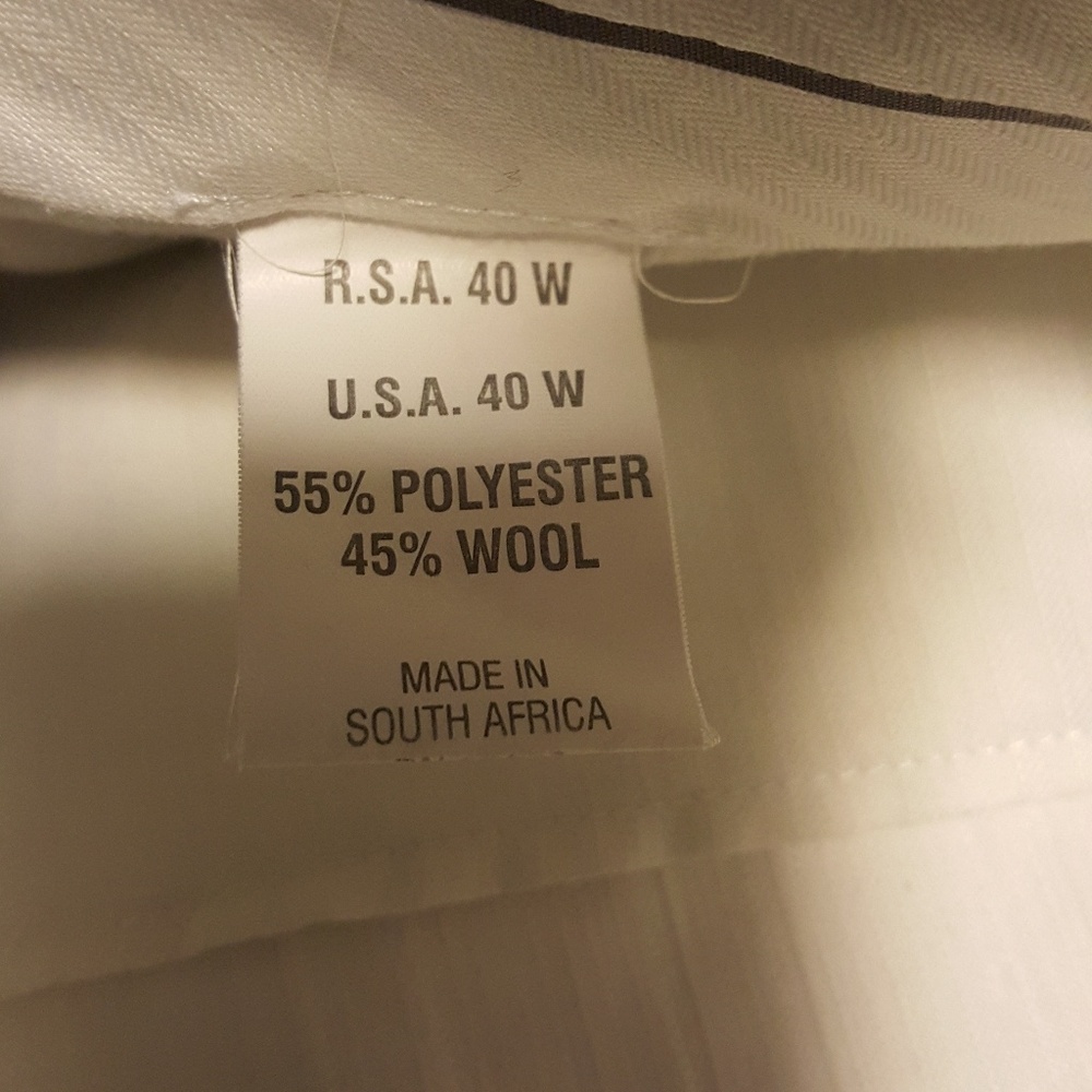 Men's 2 pc. Suit. - Picture 5 of 6