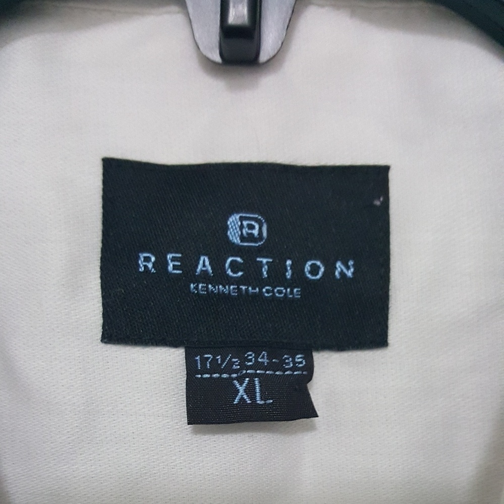 Men's 2 pc. Suit. - Picture 6 of 6