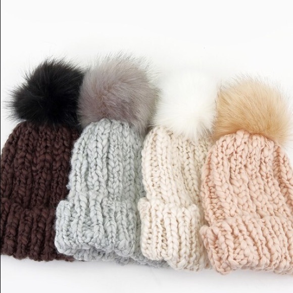 LAST ONE!! Pom Hat-Ivory - Picture 5 of 5