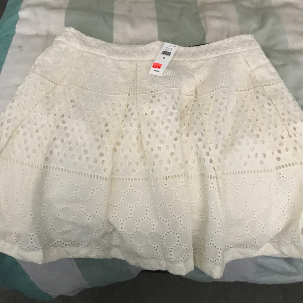 Brand new white lace banana republic skirt size 12