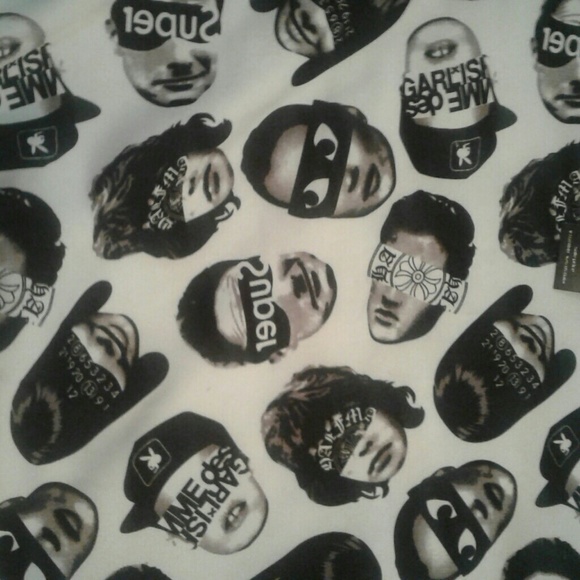 Pullover sweater - Picture 2 of 2