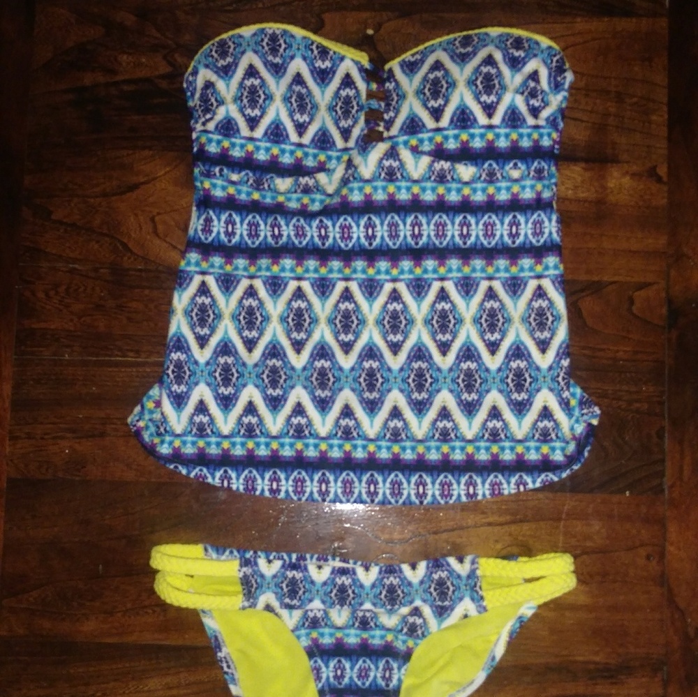 Jessica Simpson bathing suit