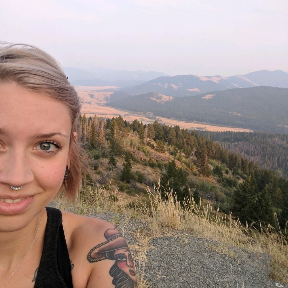 Meet your Posher, Kelly