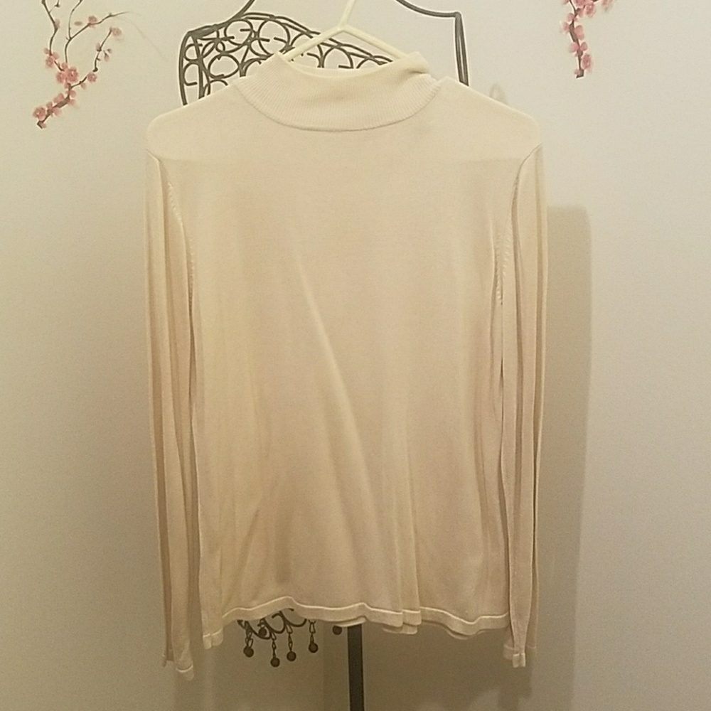 LORD & Taylor turtleneck Sweater