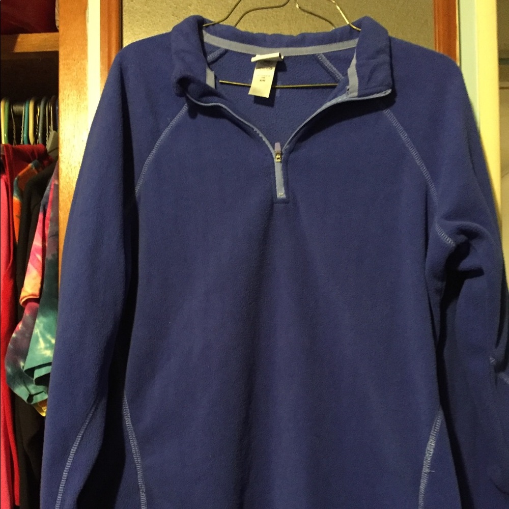 Women’s Everlast fleece shirt