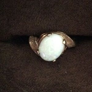10K YELLOW GOLD OPAL RING 4 1/2