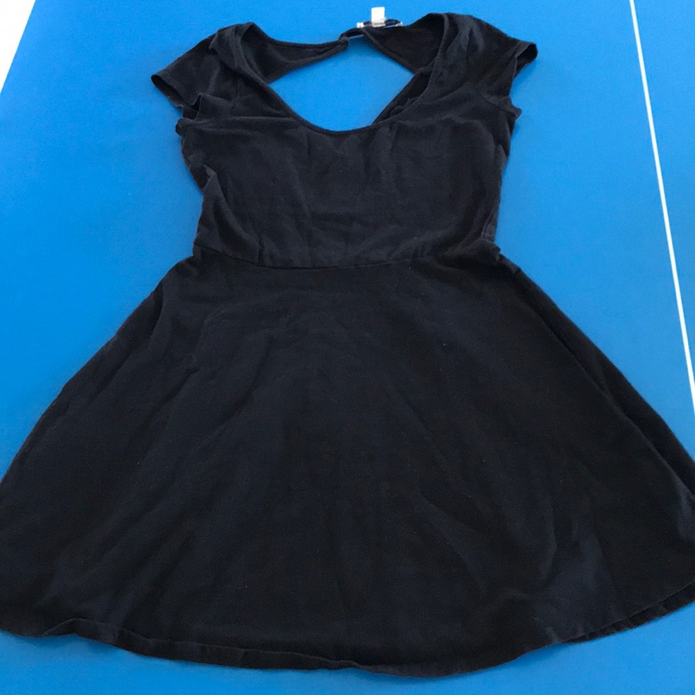 American Eagle Small Black Slater Dress w/ diamond