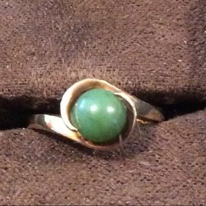 10K Yellow Gold Jade Ring Size 6 1/2