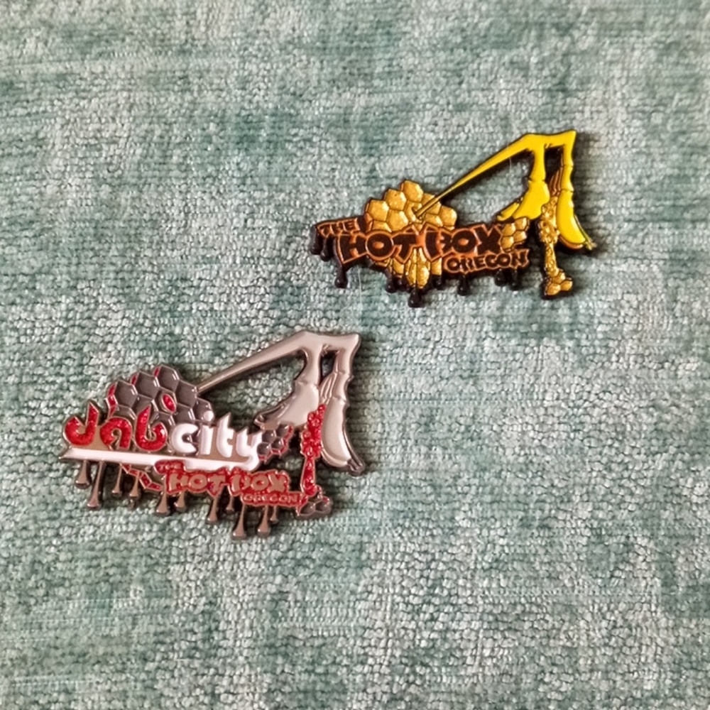 The Hotbox Pin Set