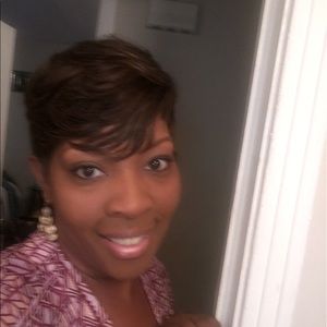 Meet your Posher, Mia