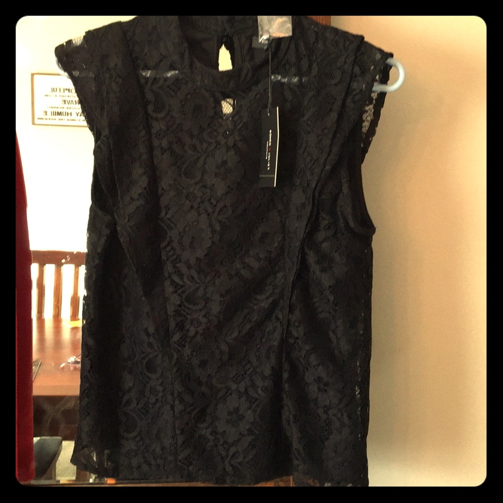Romeo + Juliet, NWT black lace top