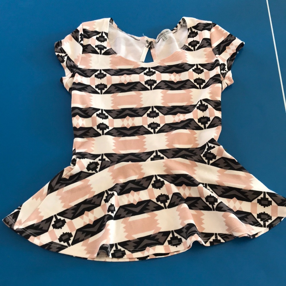 Charlotte Russe Small Keyhole Peplum Top