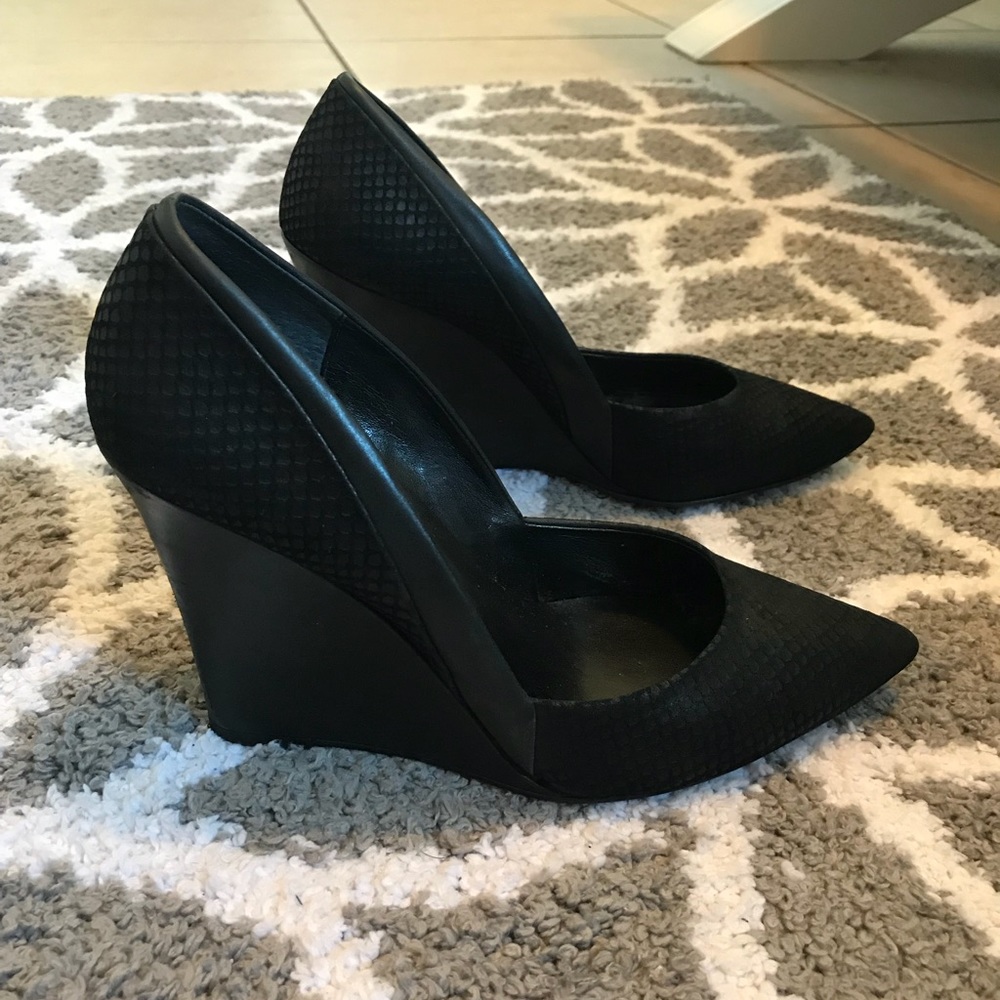 STEVEN by Steve Madden “SEKURITY” pointy wedges