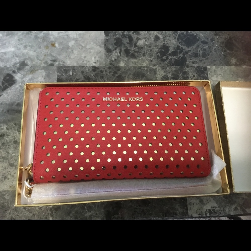 Brand new Michael Kors Wallet SOLD