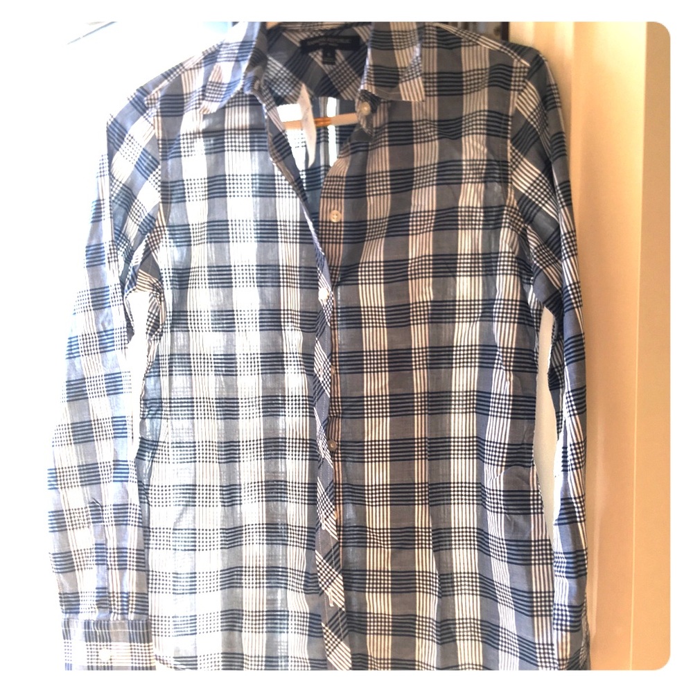 Banana Republic soft check button down shirt!