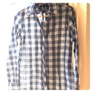 Banana Republic soft check button down shirt!