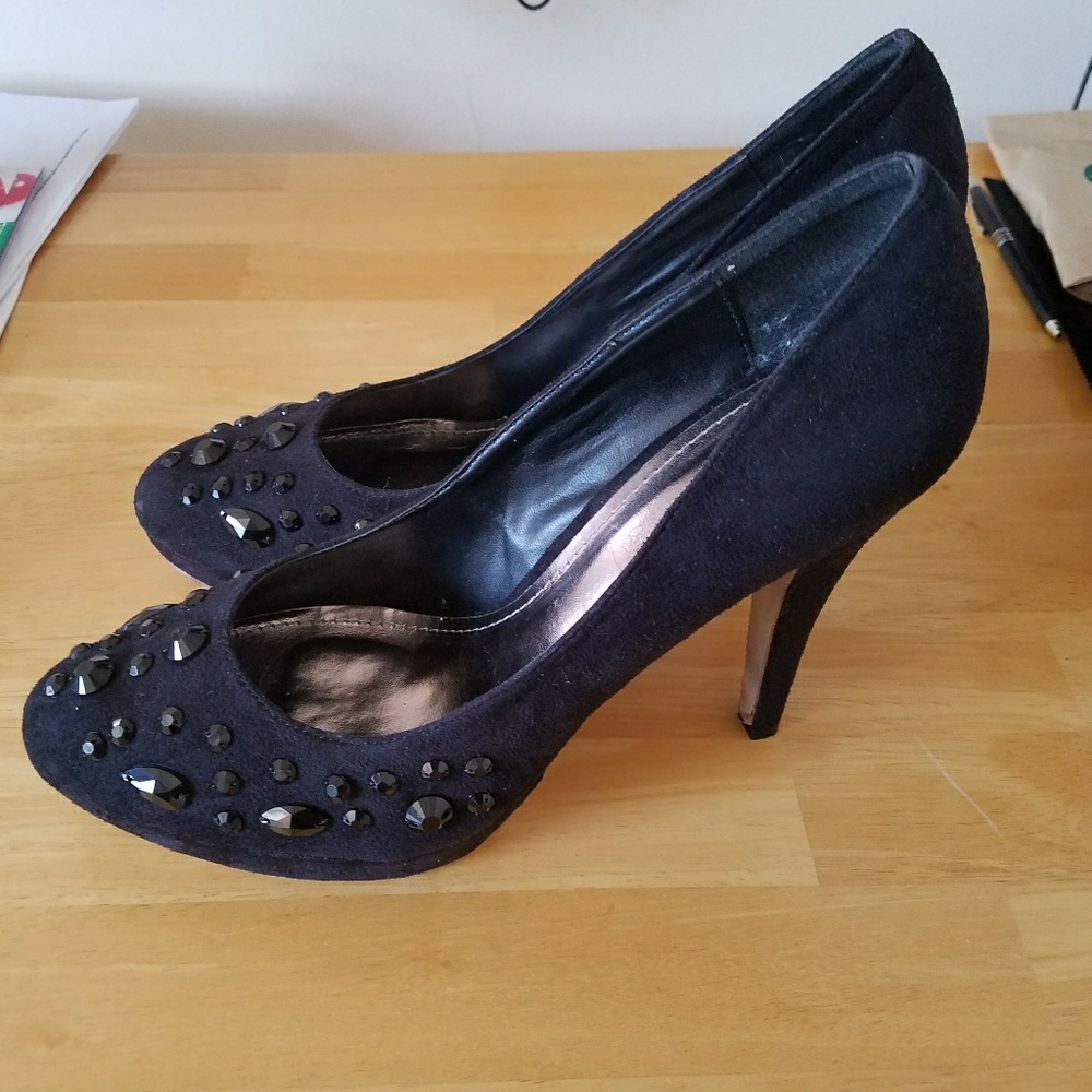 Shoes - Picture 3 of 5