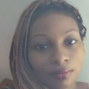 Meet your Posher, Aliora