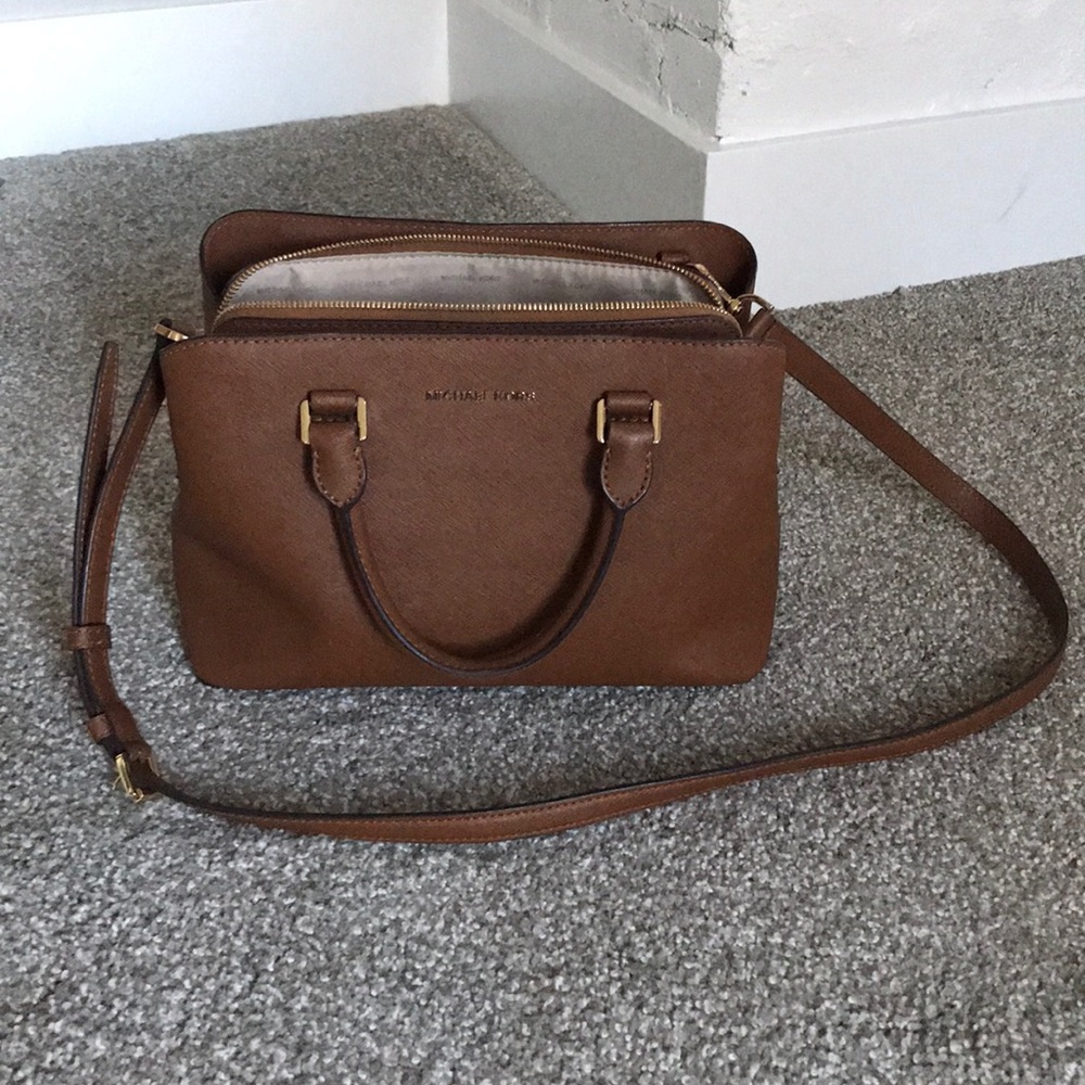 Michael Kors Savannah Satchel EUC SELL TODAY!