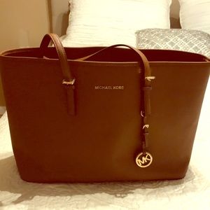 Michael Kors, Large jet set travel tote in luggage