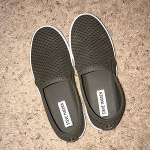 Steve Madden slip on shoes