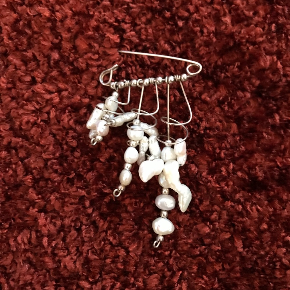 Natural pearl and sterling silver pin